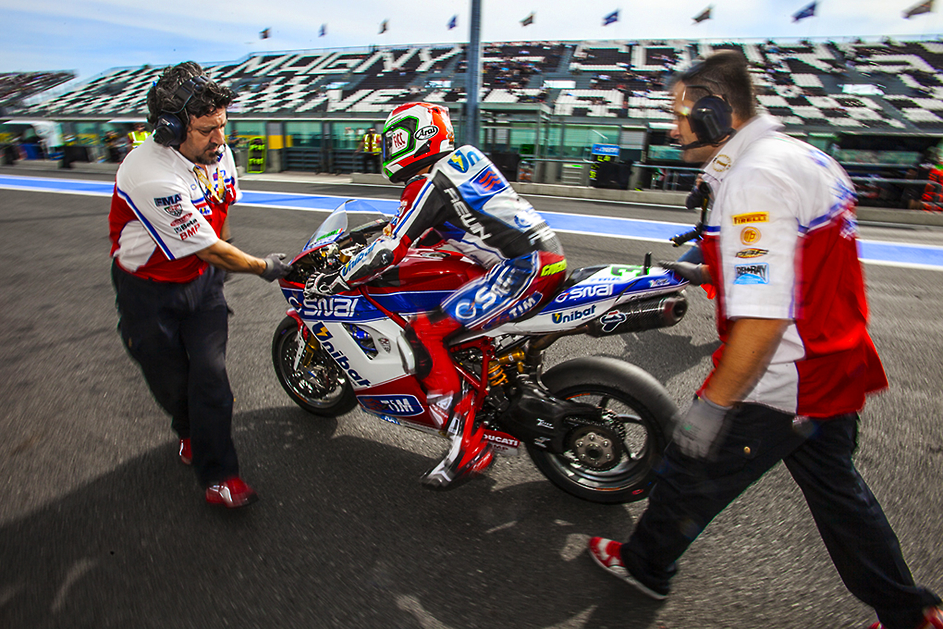 Image Davide Giugliano ,Magny Cours Circuit .Superbike World Campionship